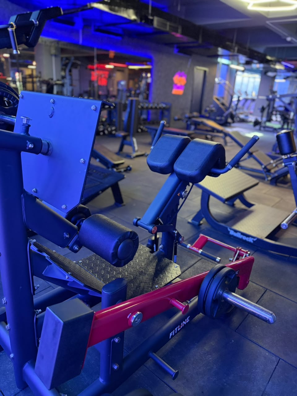Strength training station